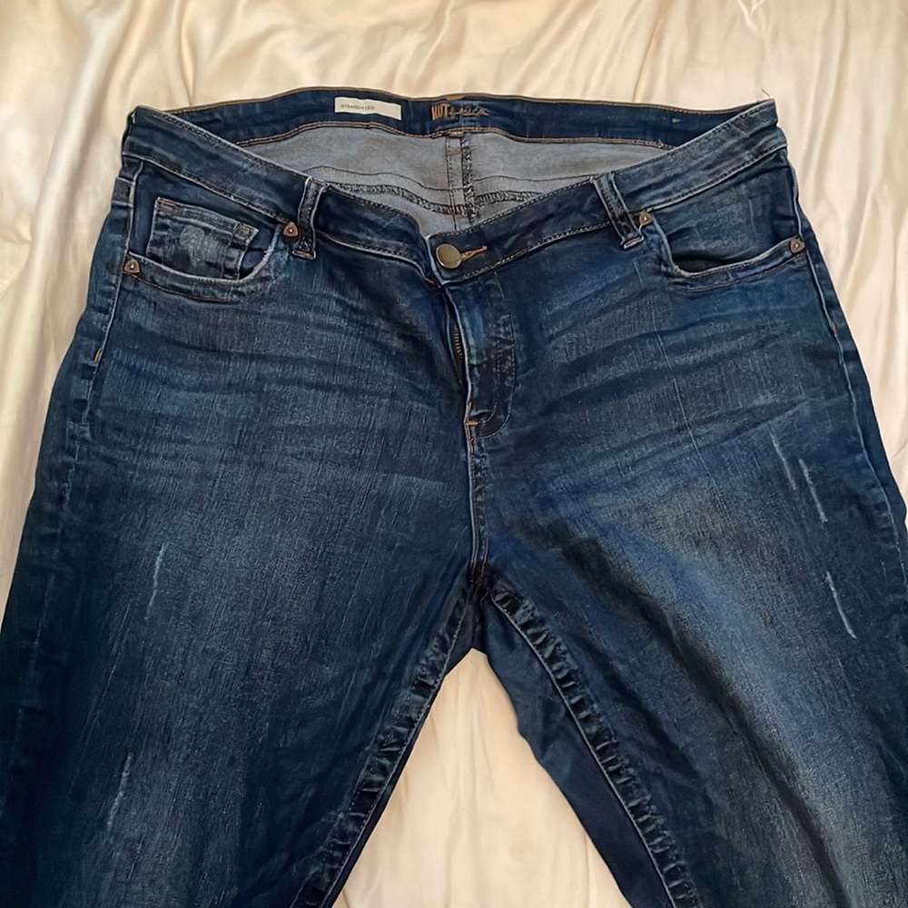 Kut from the Kloth straight leg jeans